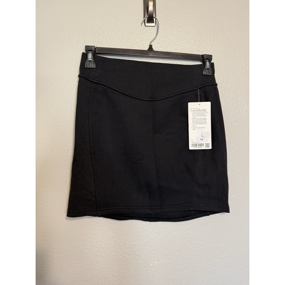 NWT Lululemon Scuba‎ HR Mini Skirt Casual Blacke Size Medium